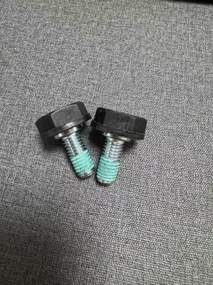 Boulons de terminaison à vis de tête en plastique pour chariot élévateur à fourche pour connexion de câbles flexibles M10*22