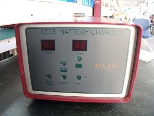 Chargeur de batterie industriel 24V avec LED de haute luminosité