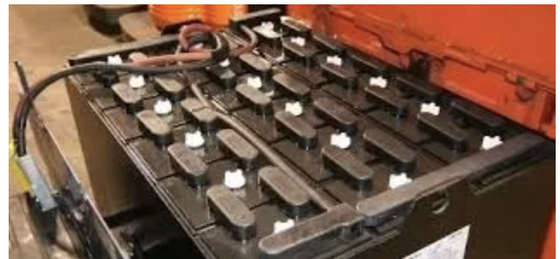 FROTEK AWS-24 Certification CE Système d'arrosage à batterie électrique à chariot élévateur à 24 cellules 48V