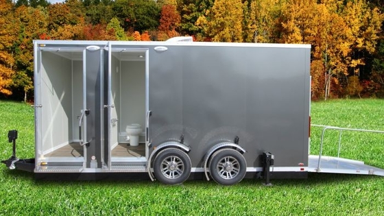 Rentage de remorques accessibles pour toilettes portables sur route sur mesure
