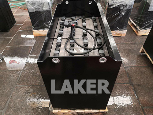 Le Heli VSD8AC est adapté pour une batterie de chariot élévateur de 1,5 tonne, 48V, et le fabricant de batterie de chariot élévateur VCD8AC offre une batterie de 4