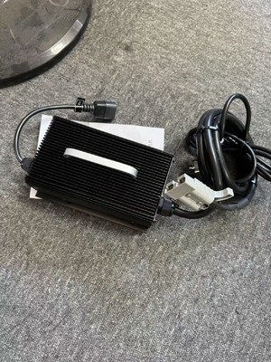 Chargeur de batterie à chariot élévateur ESCH série 24V 15A de haute qualité avec ventilateur de refroidissement silencieux