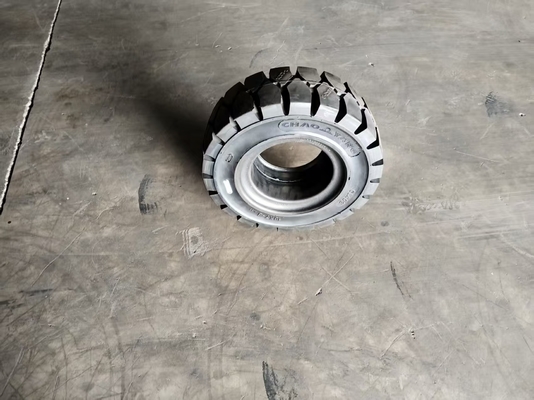 18*7-8 Pneus système rapide Pneus solides pour chariot élévateur en noir