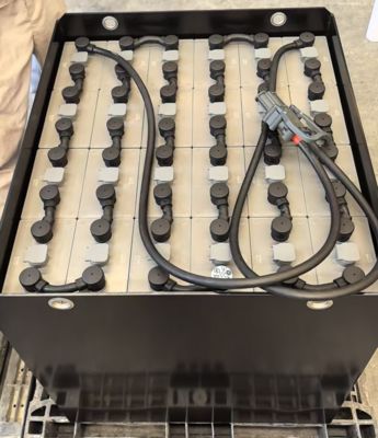 Batterie de traction plomb-acide rechargeable FLT 48V 840Ah à décharge profonde