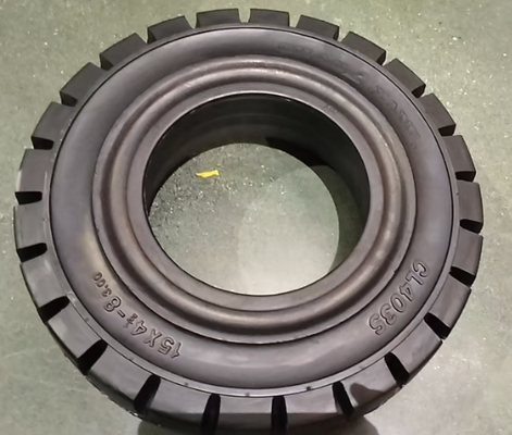 Pneus pleins durables antidérapants 125/75-8 à système rapide pour chariots élévateurs