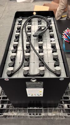 Piles de traction au plomb-acide personnalisées Piles 48V 600Ah Pour chariots élévateurs HELI CPD20 Avec prise REMA160