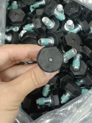 Boulons en plastique renforcés de fibre de verre PP+GF pour l'assemblage de batterie au plomb