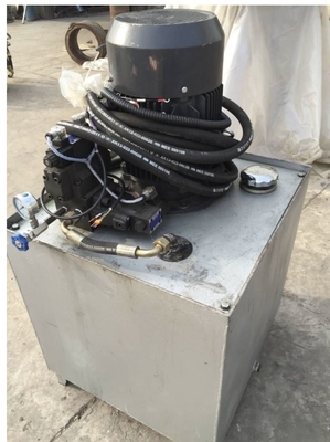 7.5KW Puissance du moteur Poids lourd du chariot élévateur à fourche Press Machine pneumatique 220V 380V 240 Tonnes