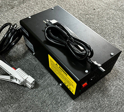 Chargeur de batterie pour chariot élévateur industriel 48V80A